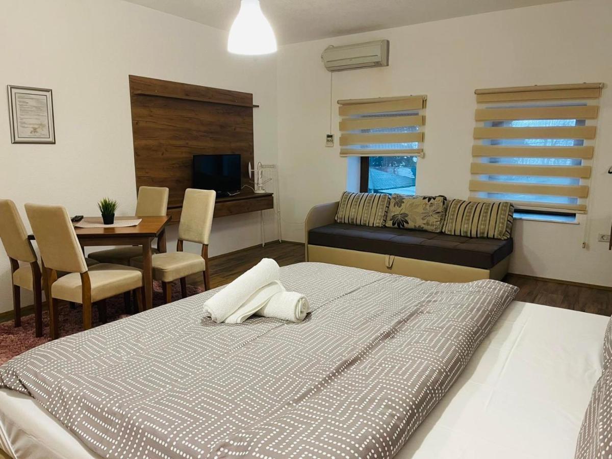 Fuk-Tak Apartmani&Restoran Dojran Exteriör bild