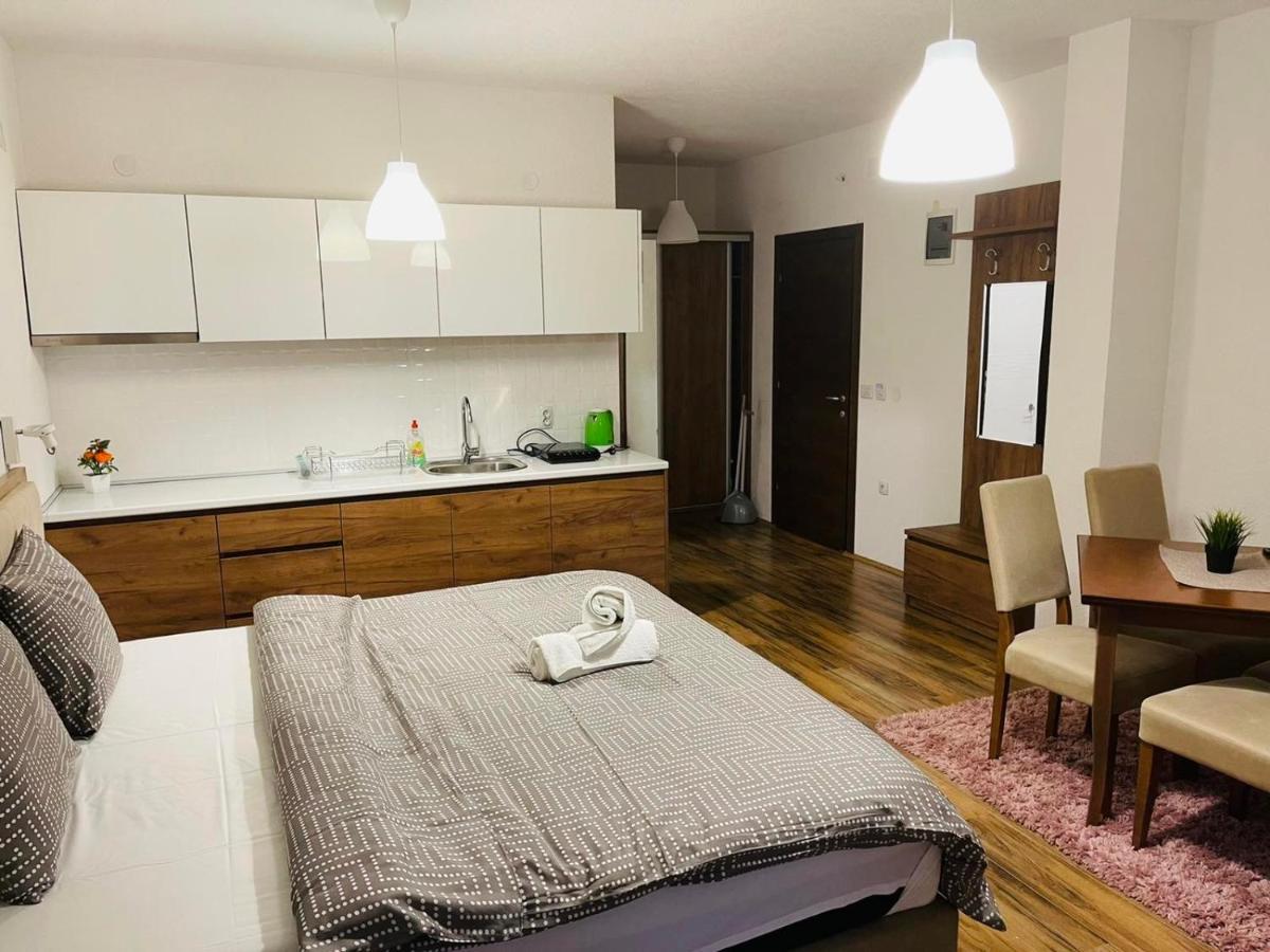 Fuk-Tak Apartmani&Restoran Dojran Exteriör bild
