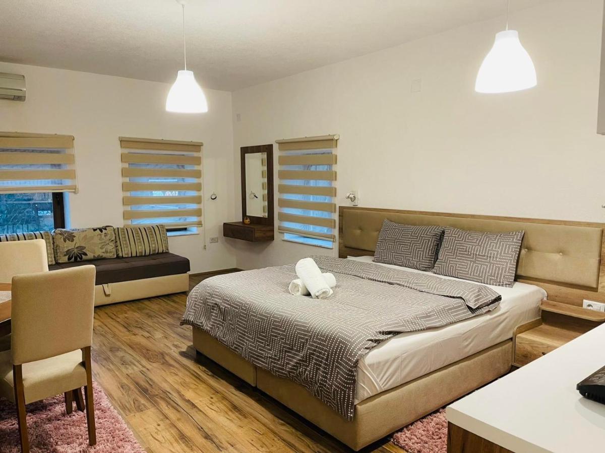 Fuk-Tak Apartmani&Restoran Dojran Exteriör bild
