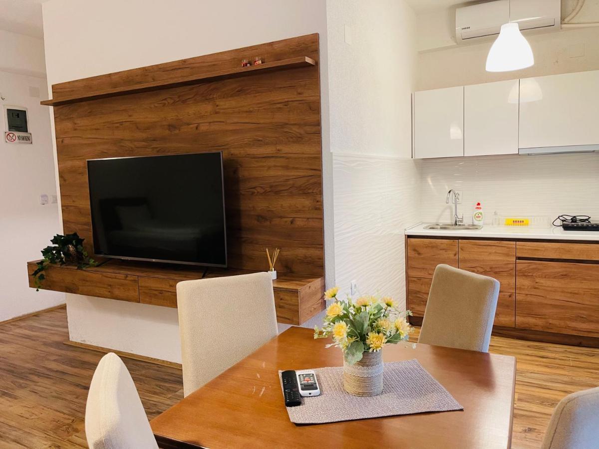 Fuk-Tak Apartmani&Restoran Dojran Exteriör bild