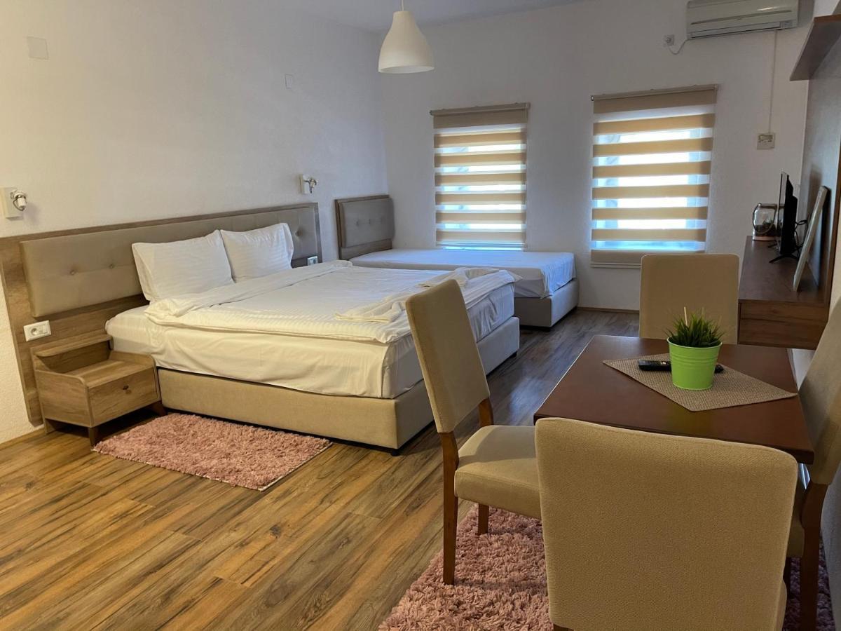 Fuk-Tak Apartmani&Restoran Dojran Exteriör bild