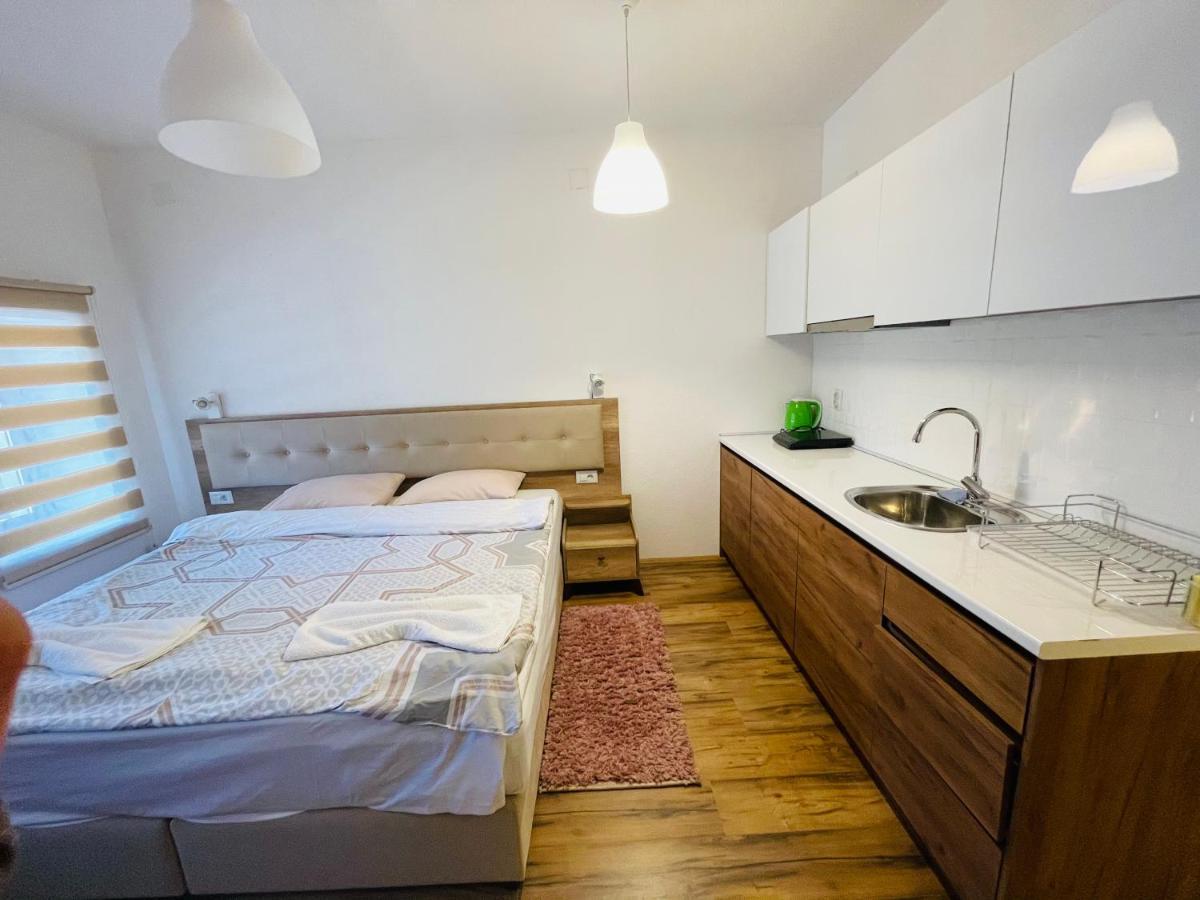 Fuk-Tak Apartmani&Restoran Dojran Exteriör bild