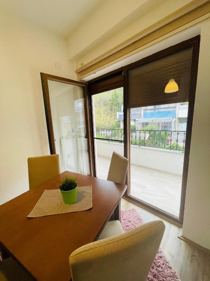 Fuk-Tak Apartmani&Restoran Dojran Exteriör bild
