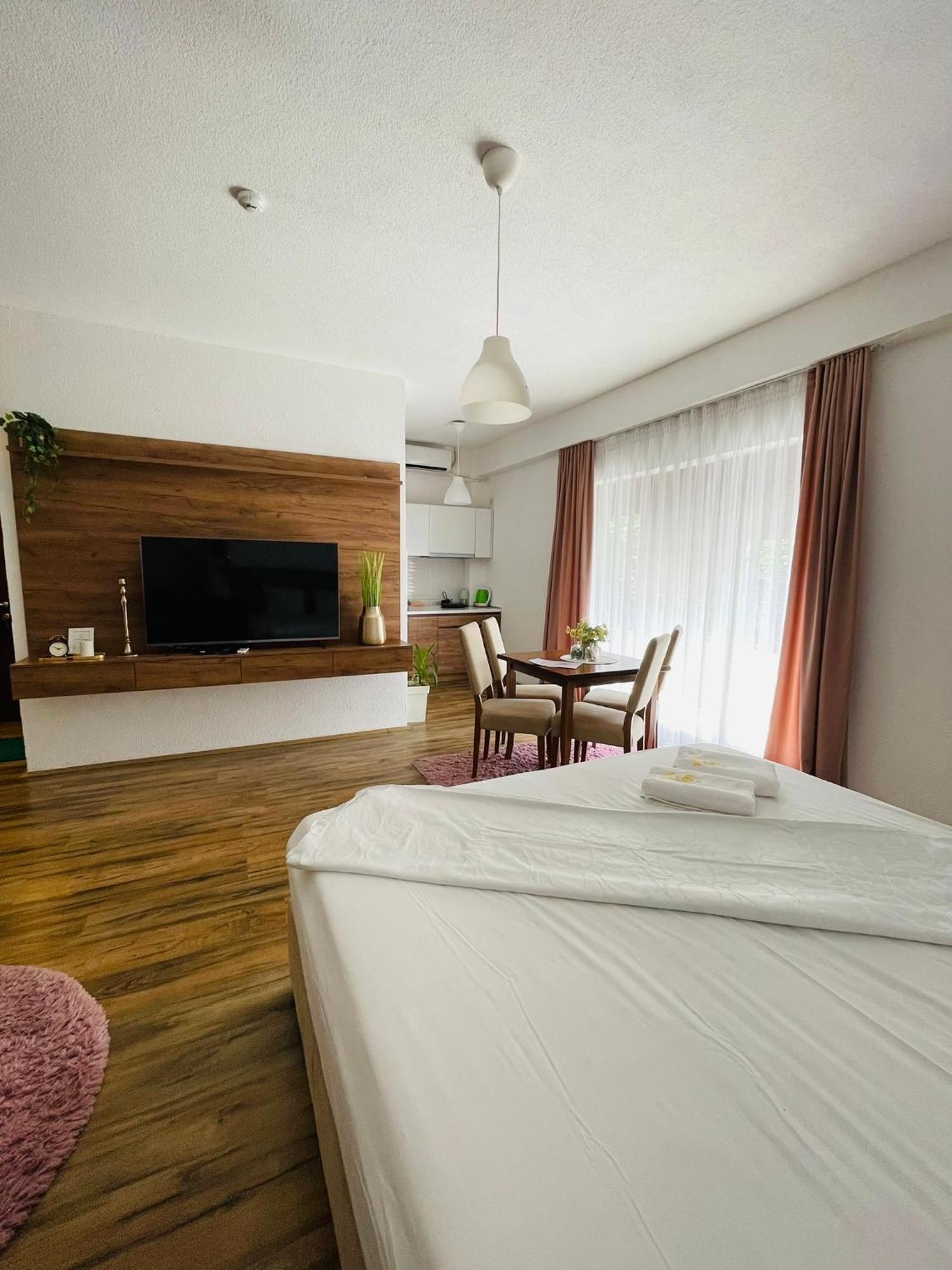 Fuk-Tak Apartmani&Restoran Dojran Exteriör bild